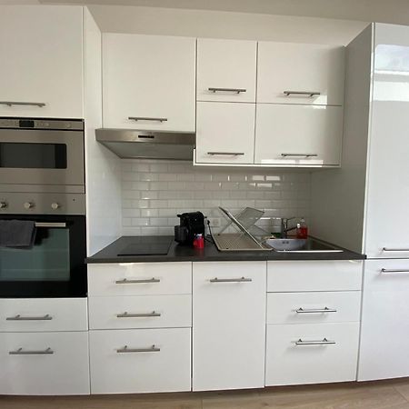 Appartement Paisible Proche Centre Ville Bron Zewnętrze zdjęcie